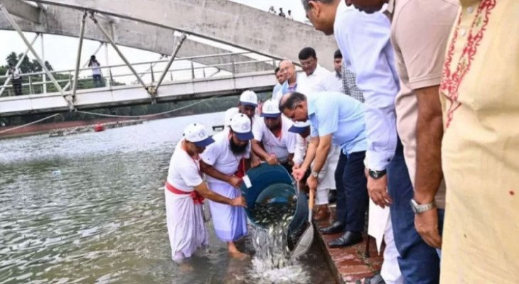 বিএনপির প্রতিষ্ঠাবার্ষিকীতে জিয়া উদ্যানের জলাশয়ে মৎস্য অবমুক্ত করলেন প্রধানমন্ত্রী
